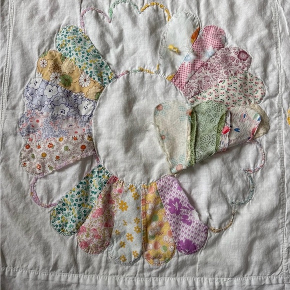 Handmade quilt - Picture 4 of 11